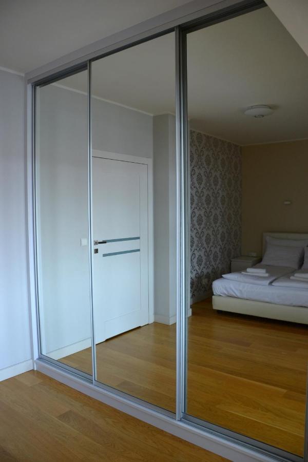 Apartamenty Centrum Nad Motlawa Z Widokiem Na Patio Z Balkonem グダニスク エクステリア 写真