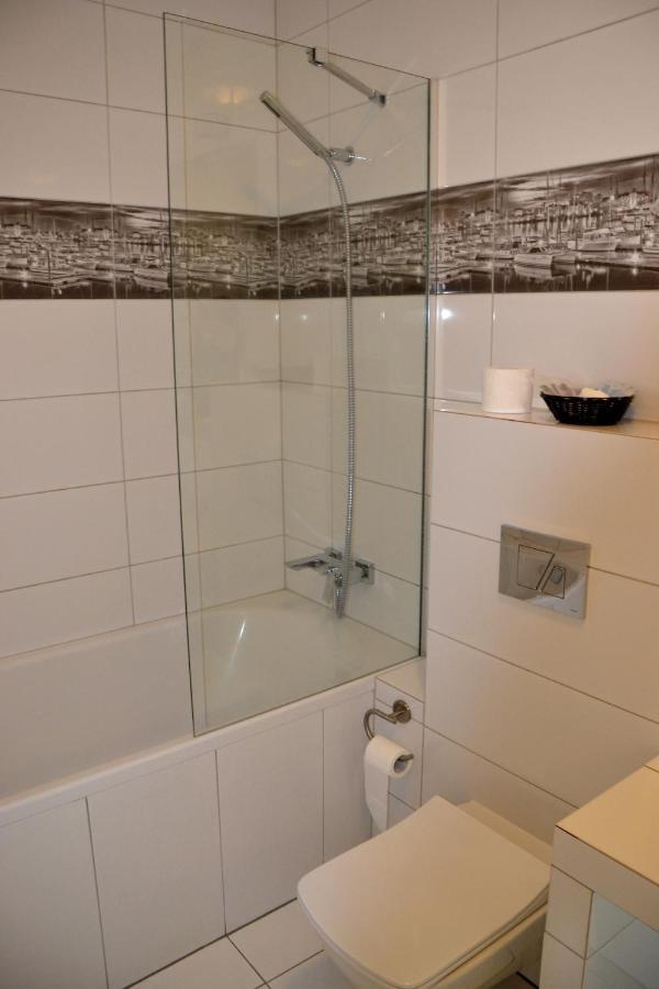 Apartamenty Centrum Nad Motlawa Z Widokiem Na Patio Z Balkonem グダニスク エクステリア 写真